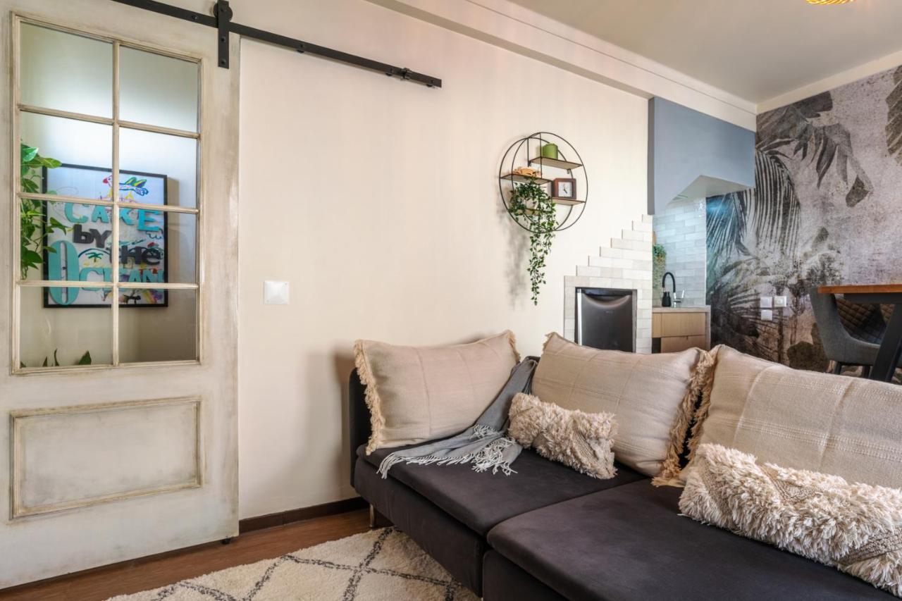 Arty Vintage Townhouse With Rooftop Shower & Sun Loungers โอลเญา ภายนอก รูปภาพ