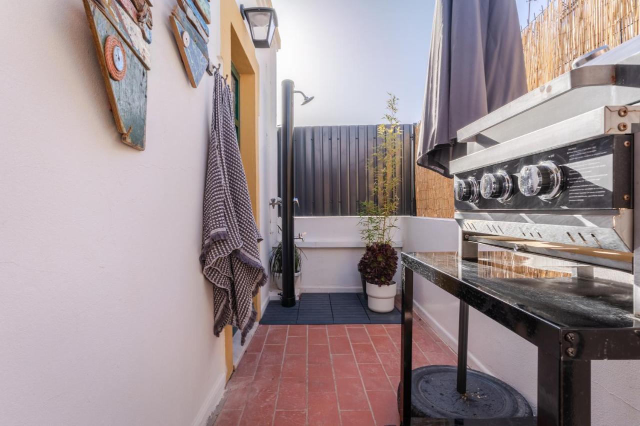 Arty Vintage Townhouse With Rooftop Shower & Sun Loungers โอลเญา ภายนอก รูปภาพ