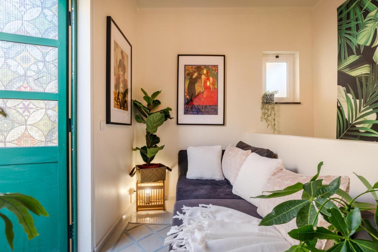 Arty Vintage Townhouse With Rooftop Shower & Sun Loungers โอลเญา ภายนอก รูปภาพ